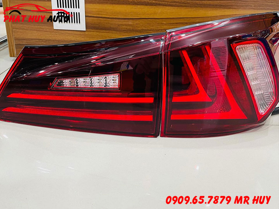 Độ cụm đèn hậu Lexus is250