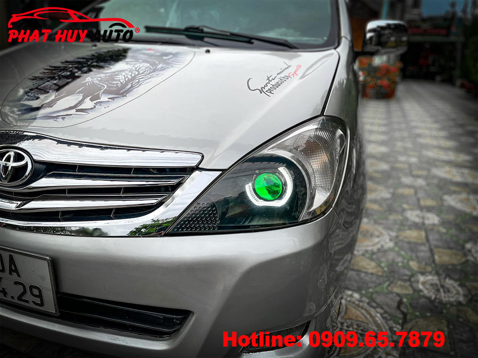 Độ đèn bi Lion King Innova 2010