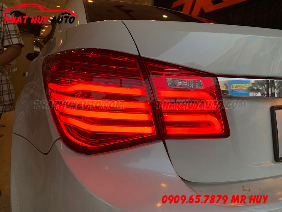 Độ đèn hậu cho Cruze 2010