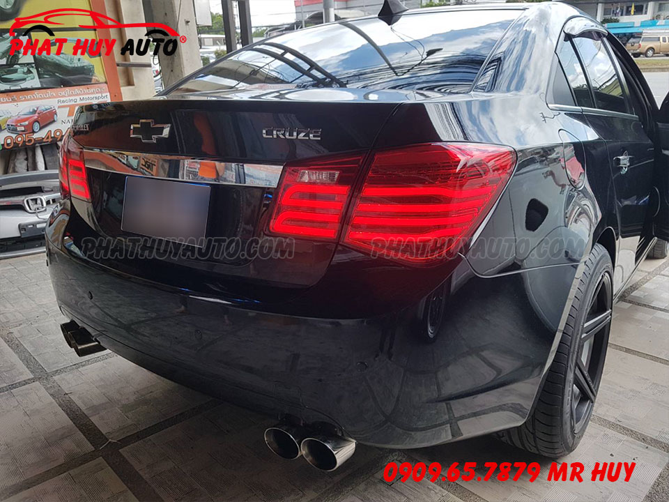 Độ đèn hậu cho Cruze 2010