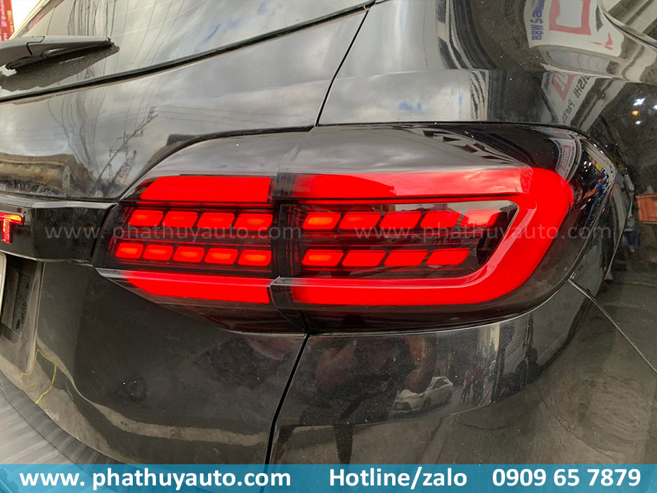 Độ đèn hậu cho Ford Everest