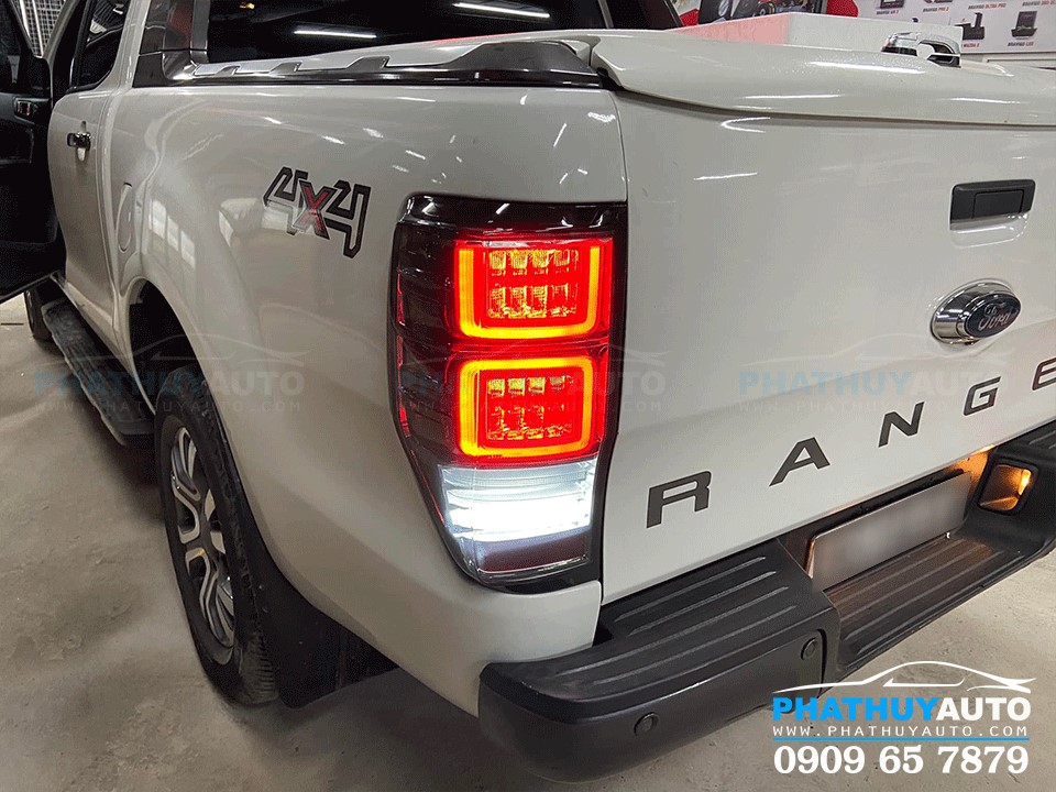 Độ đèn hậu Ford Ranger 2017