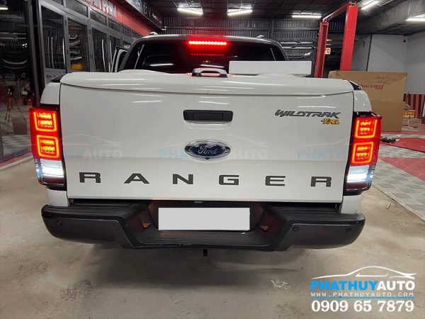 Độ đèn hậu Ford Ranger 2017