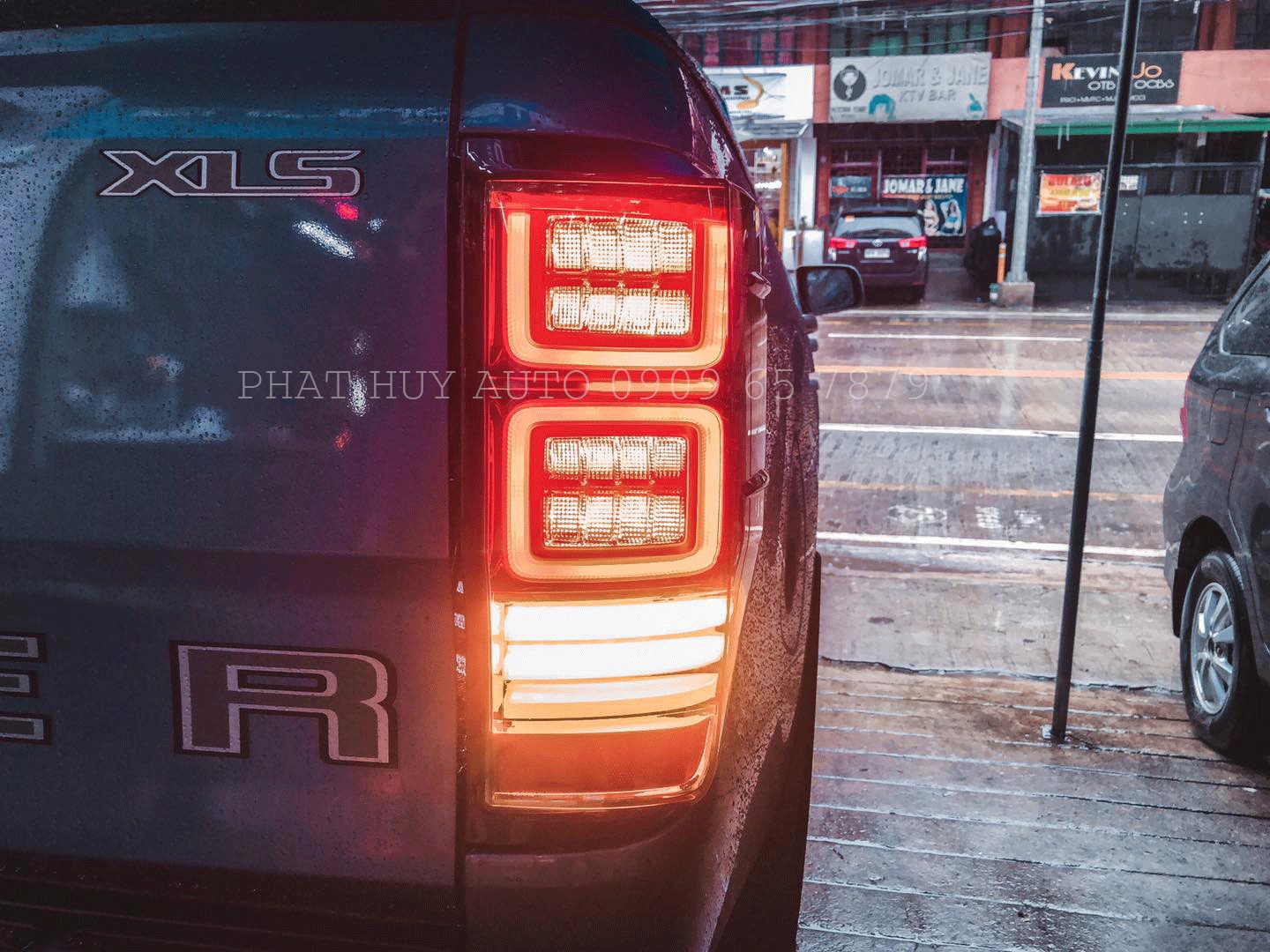 Độ đèn hậu Ford Ranger XLS