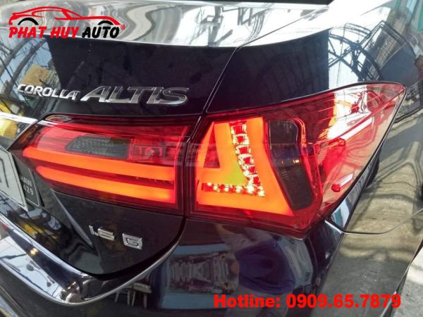 Độ đèn hậu Toyota Altis 2014-2016