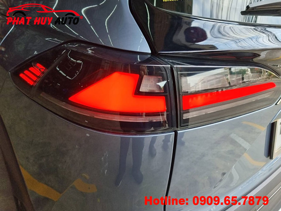 Độ đèn hậu xe Toyota Cross