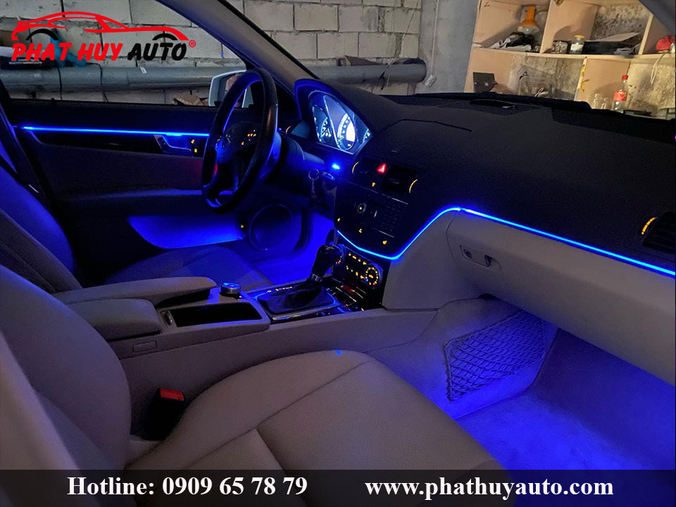 Độ đèn led nội thất Mercedes C Class