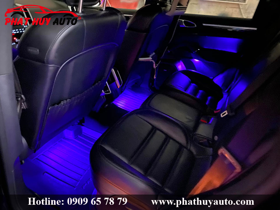 Độ đèn led nội thất Porsche Cayenne 2016