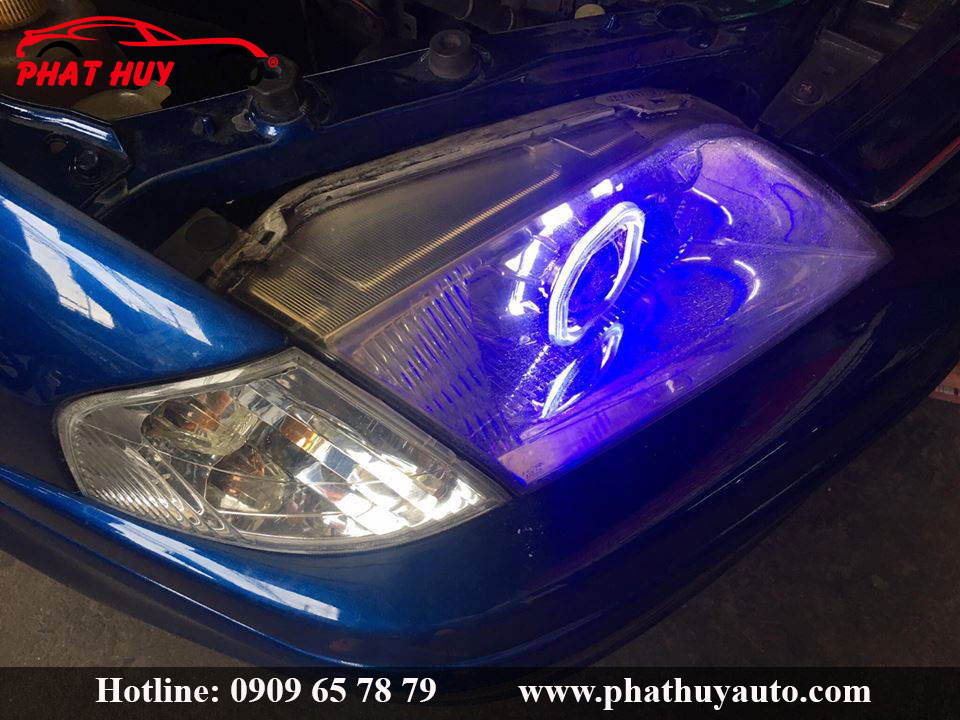 Độ đèn pha xe Ford Laser