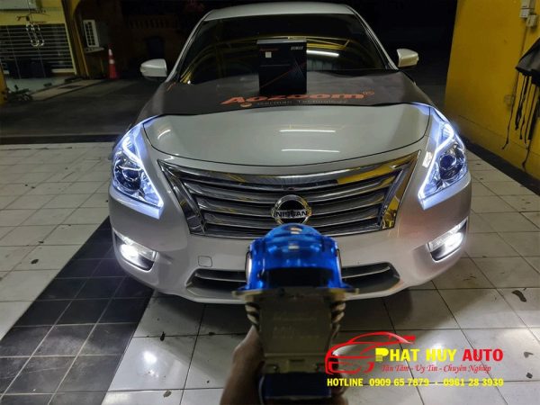 Độ đèn pha xe Nissan Teana