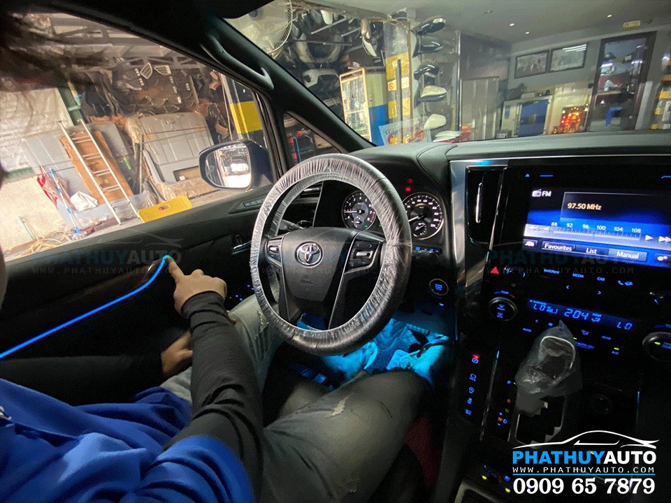 Độ Led nội thất Toyota Alphard