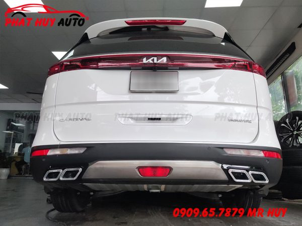Độ Lip chia pô Kia Carnival thể thao