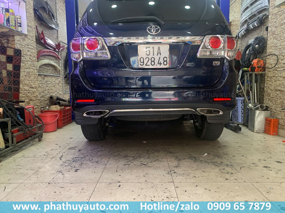 Độ lip pô cho Fortuner 2014