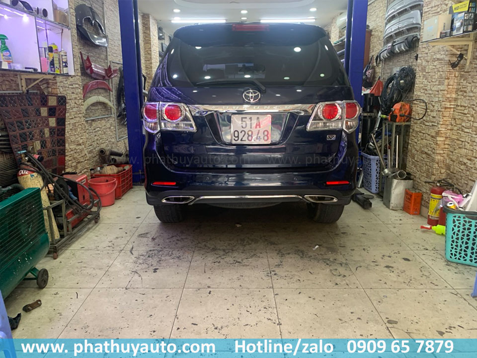 Độ lip pô cho Fortuner 2014