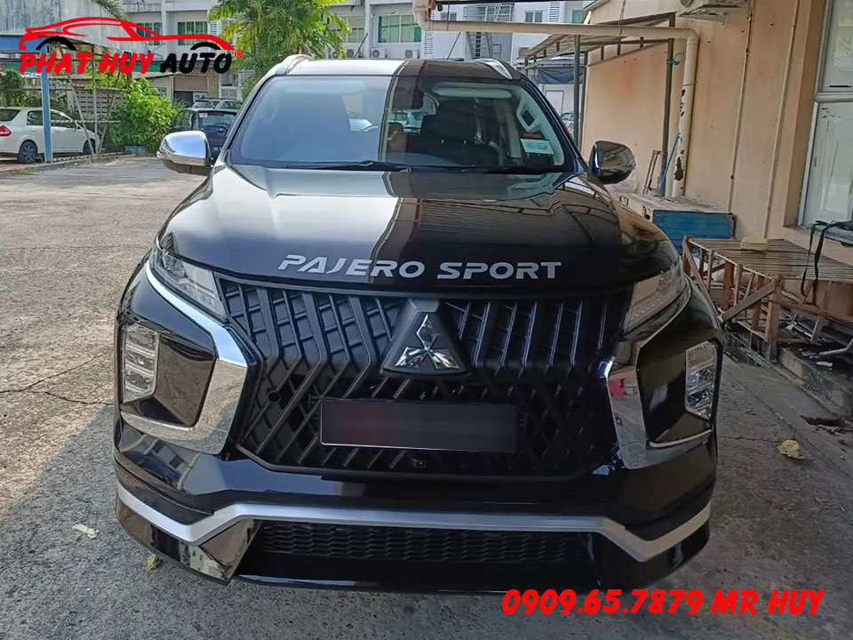 Độ mặt ca lăng Pajero Sport