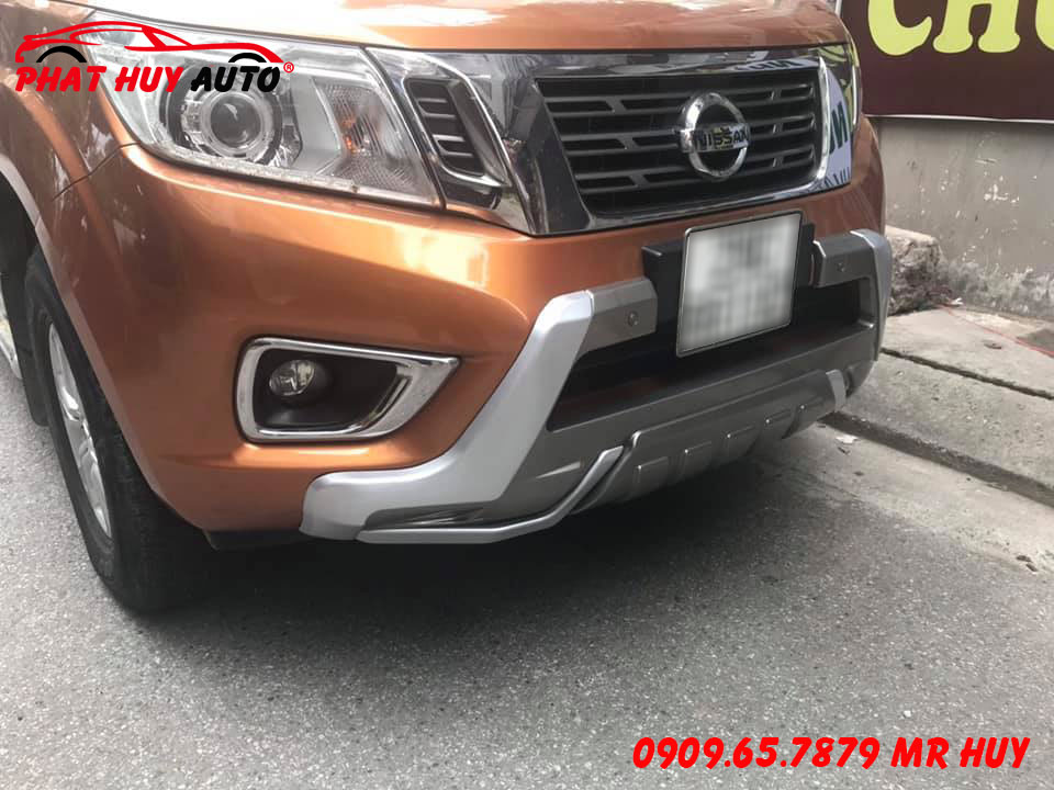 Độ ốp cản trước Nissan Navara