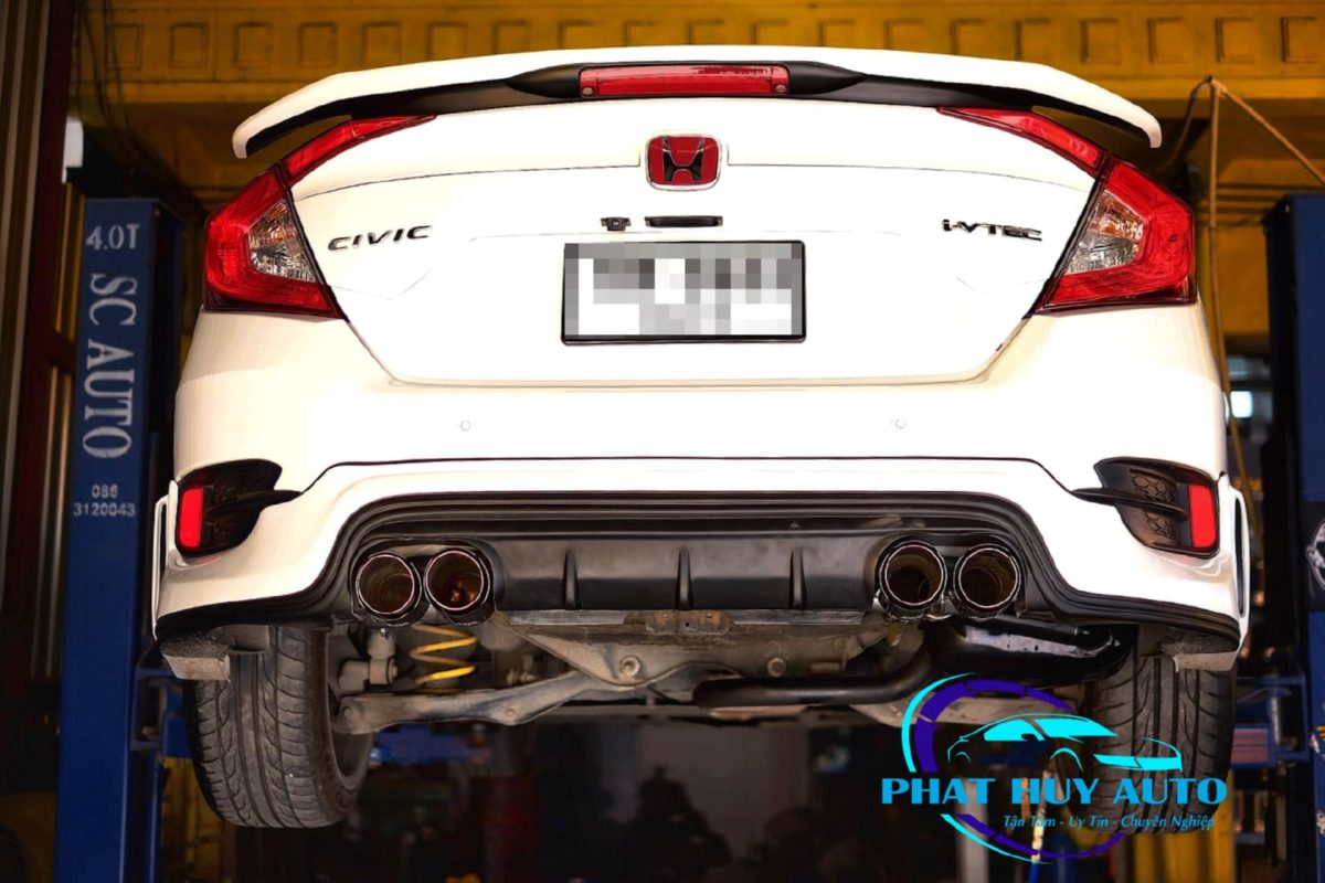Độ Pô Akrapovic cho Honda Civic