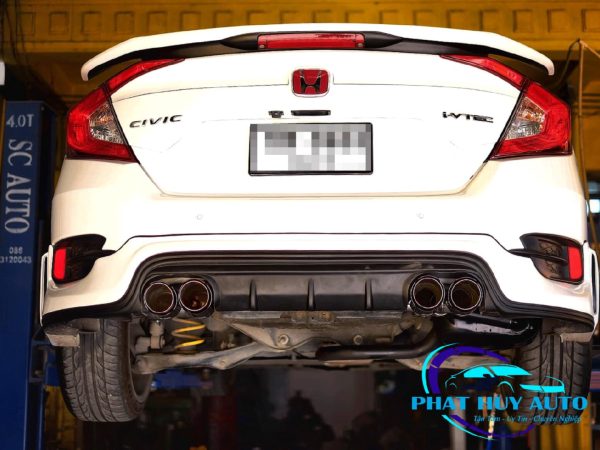 Độ Pô Akrapovic cho Honda Civic