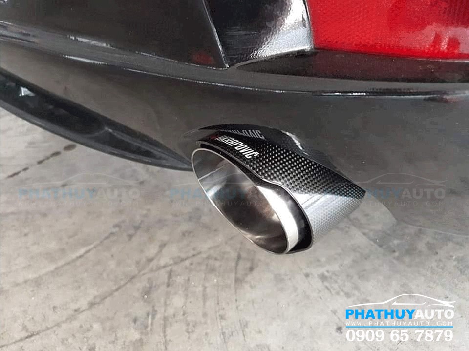 Độ pô Akrapovic cho Mazda CX3