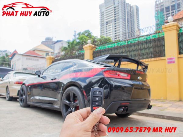 Độ pô thể thao Chevrolet Camaro
