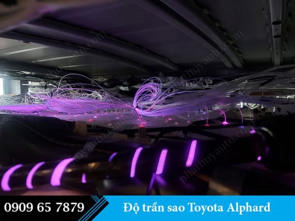 Độ trần ánh sao Toyota Alphard