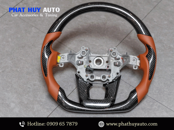 Độ vô lăng Carbon xe Carnival