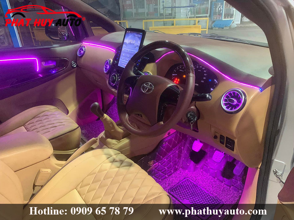 Đổi màu nội thất ô tô Innova