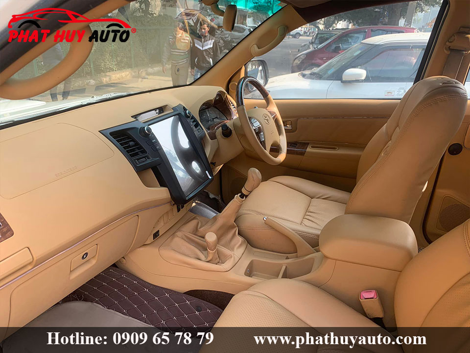 Đổi màu nội thất xe Fortuner