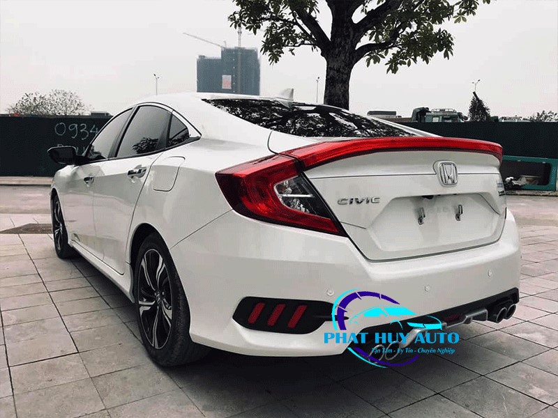 Đuôi gió Honda Civic thể thao