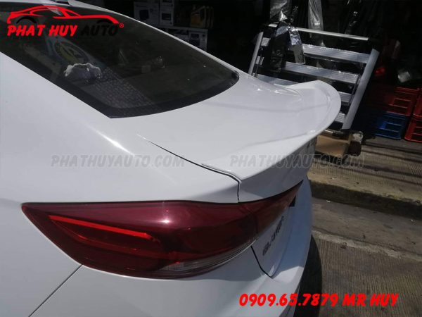 Đuôi gió liền cốp Elantra 2019