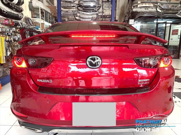 Đuôi gió Mazda 3 Luxury 2021