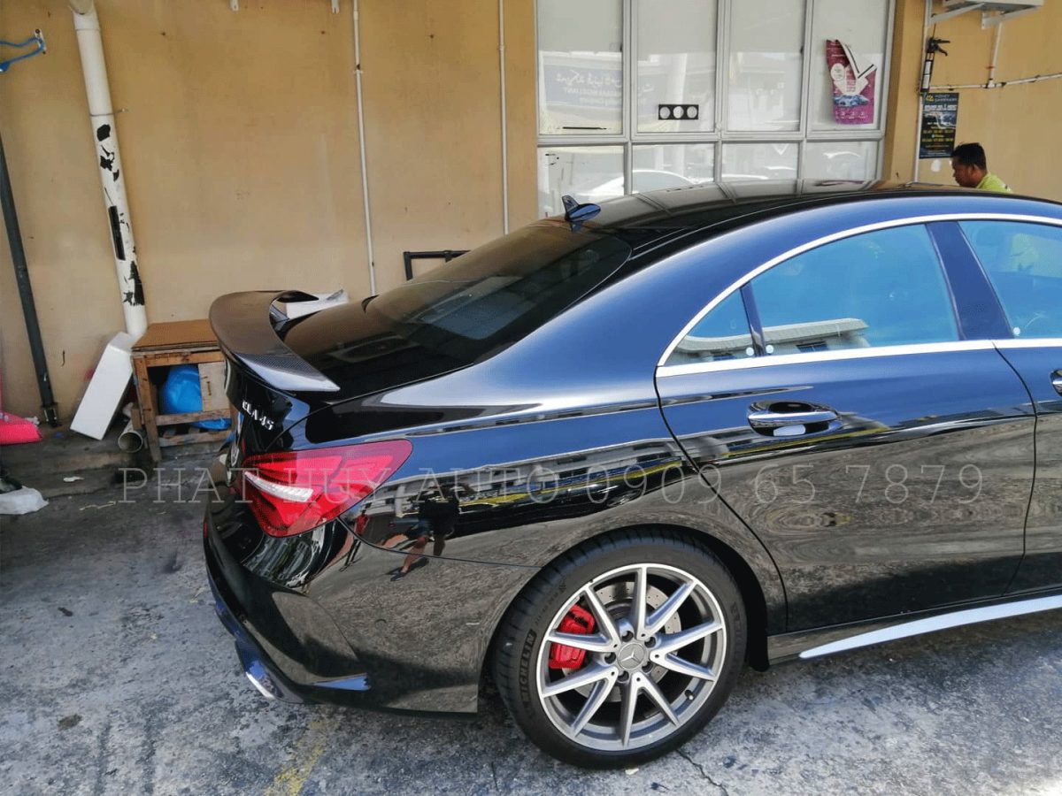 Đuôi gió xe Mercedes CLA 45
