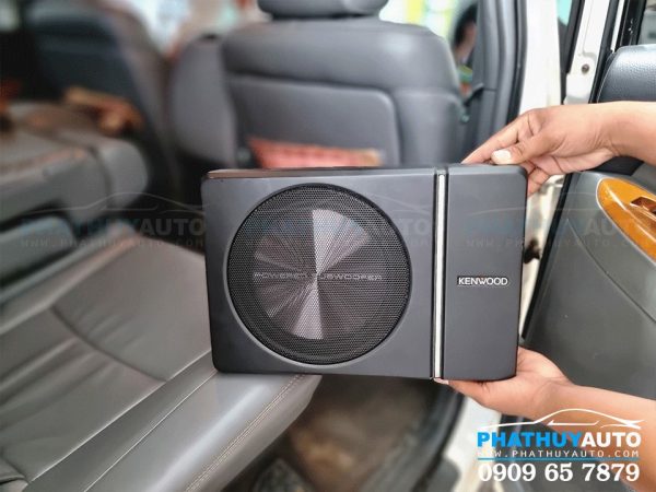 Gắn Sub gầm ghế Toyota Prado