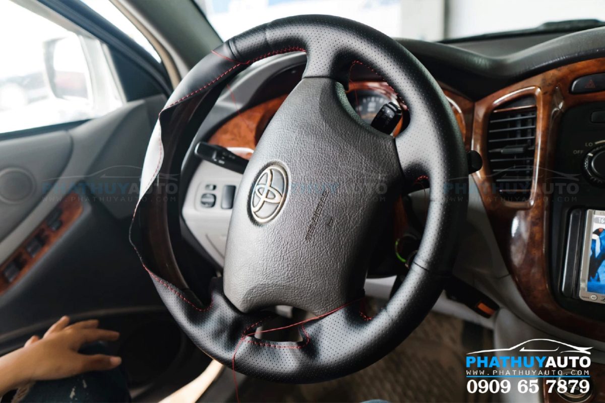 Khâu-Bọc Da Vô Lăng Toyota Highlander