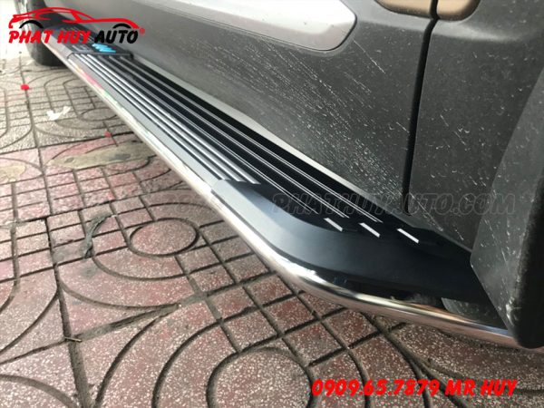 Lắp bậc lên xuống Santafe 2022