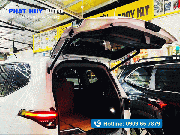 Lắp cốp điện cho Limo Green
