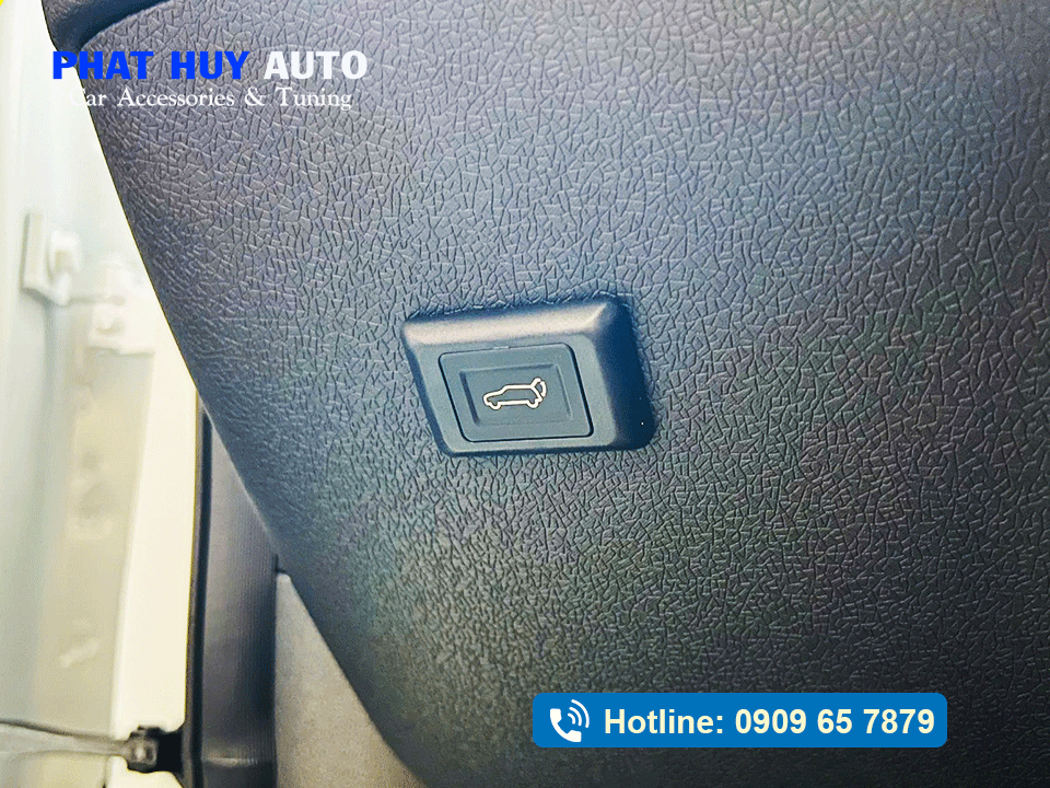 Lắp cốp điện cho Limo Green