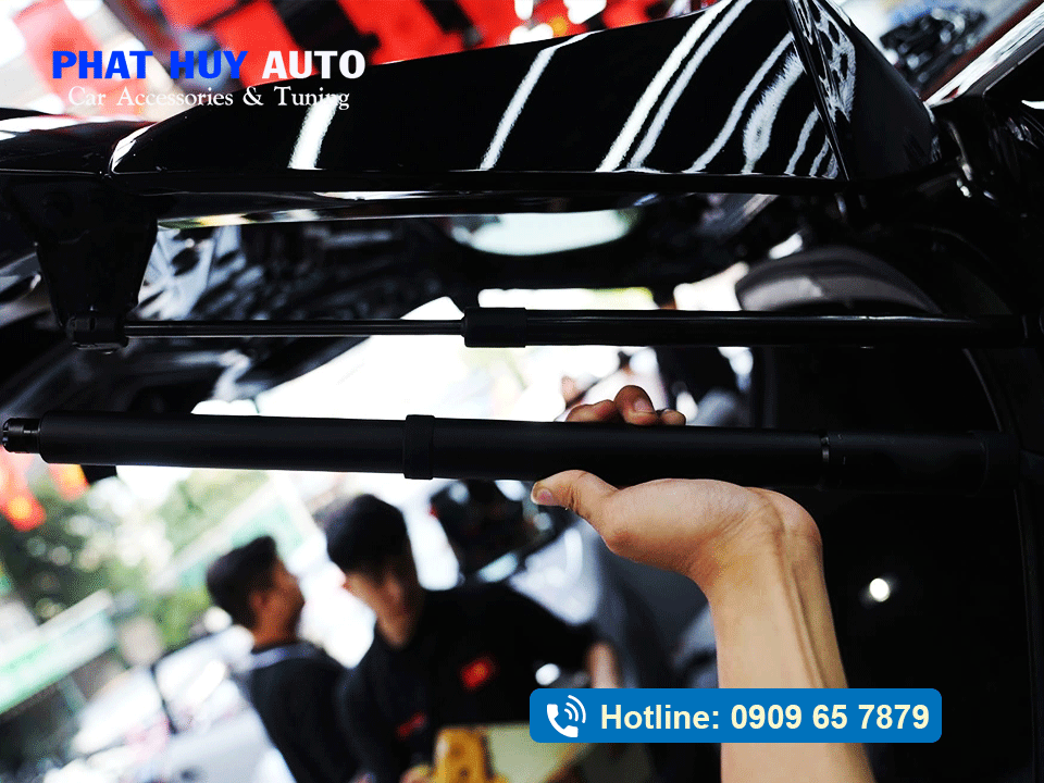 Lắp cốp điện cho Limo Green