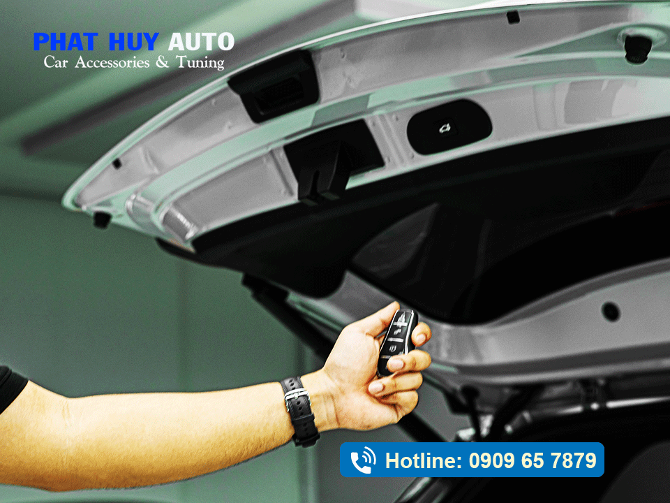 Lắp cốp điện cho Limo Green