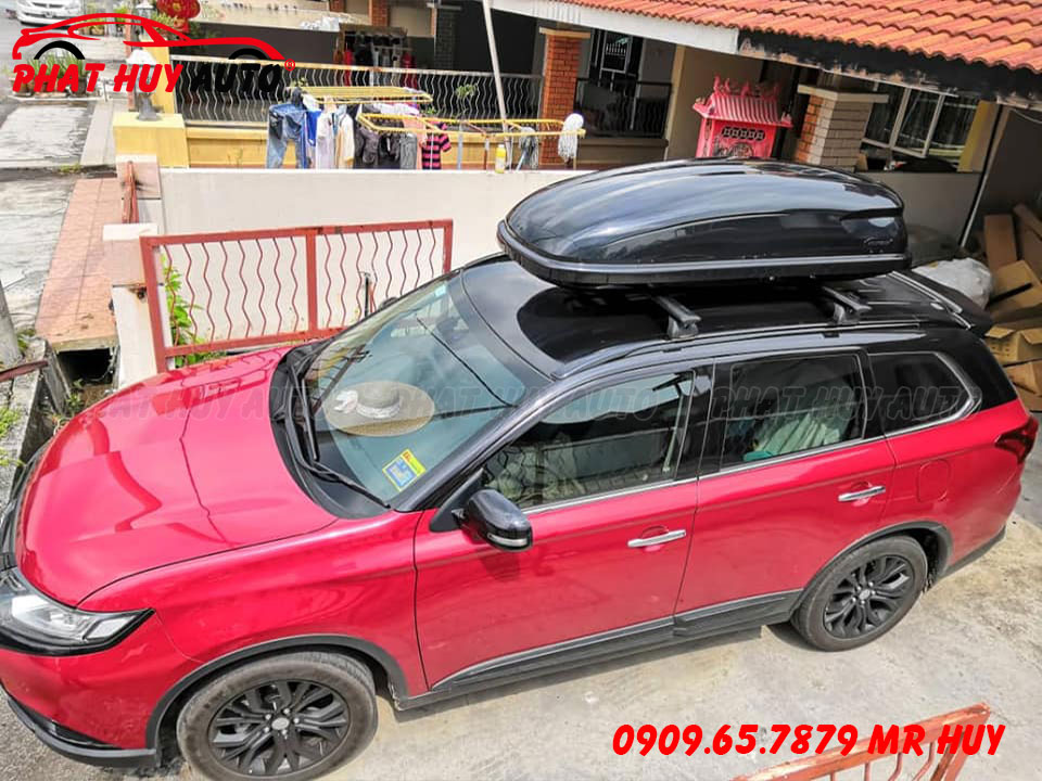 Lắp cốp nóc ô tô Outlander