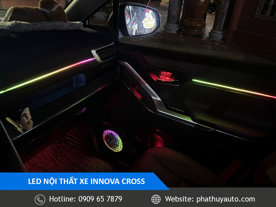 Led nội thất zin Innova Cross 2024-2026