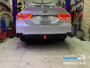 Lip chia Pô xe Camry 2021