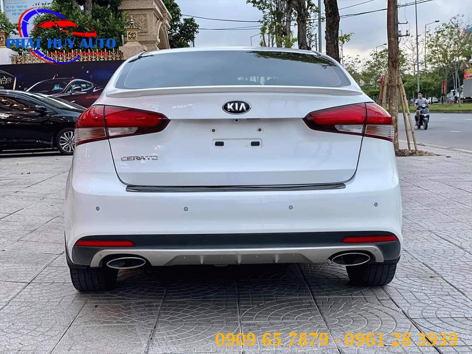 Lip pô Kia Cerato kiểu Mercedes