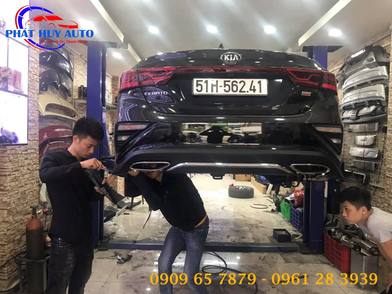 Lip pô Kia Cerato kiểu Mercedes