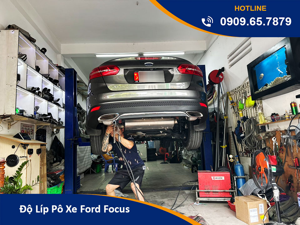 Líp pô ô tô Ford Focus