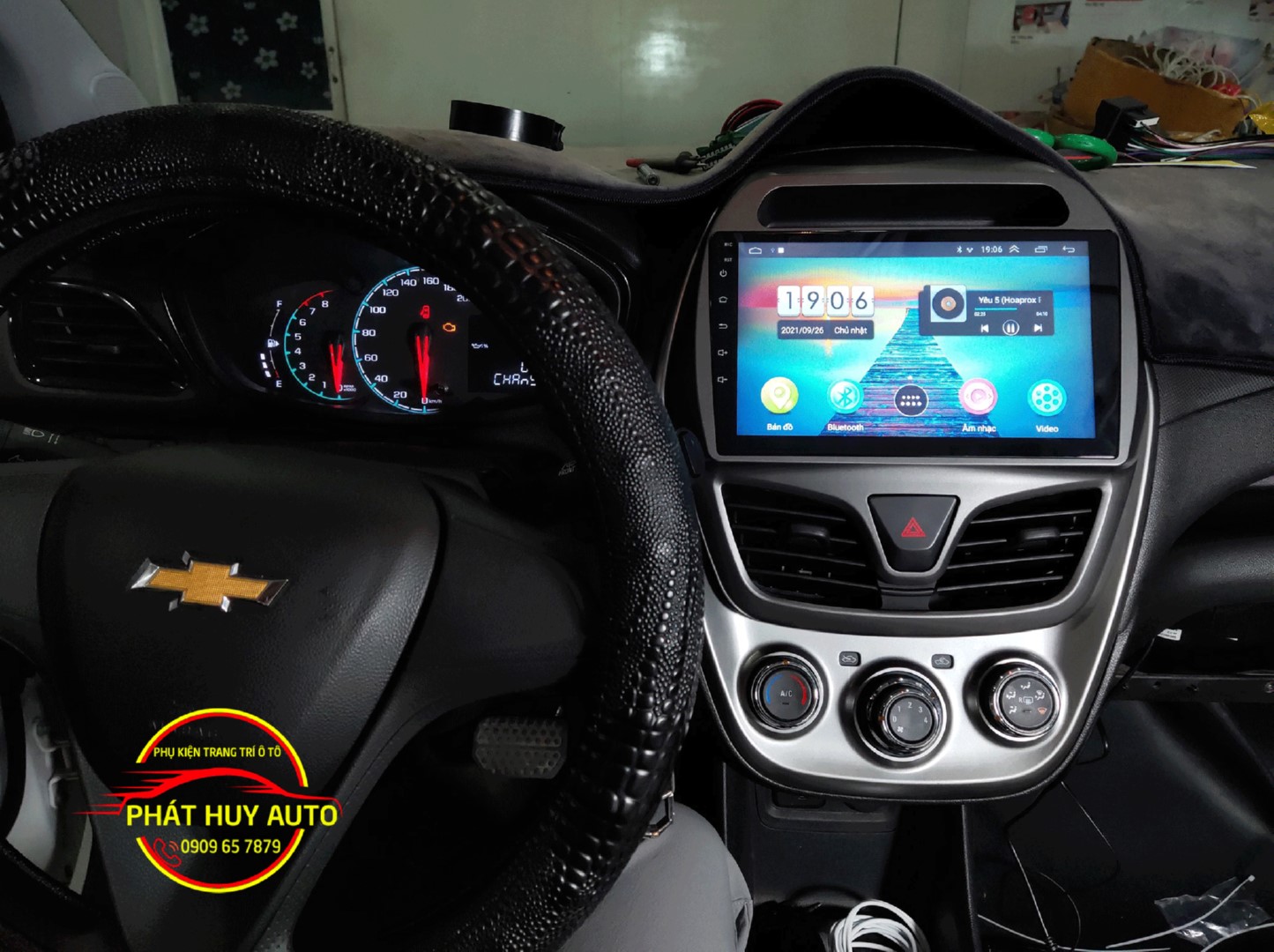 Màn hình dvd android xe Spark