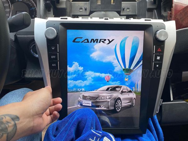 Màn hình DVD Tesla xe Camry