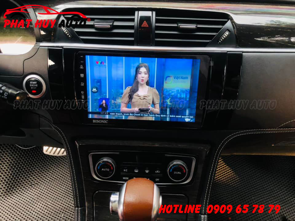 Màn hình liền camera 360 xe Zotye T600
