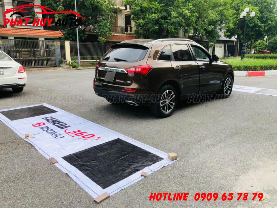 Màn hình liền camera 360 xe Zotye T600