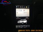 Màn hình Tesla xe Ford Explorer